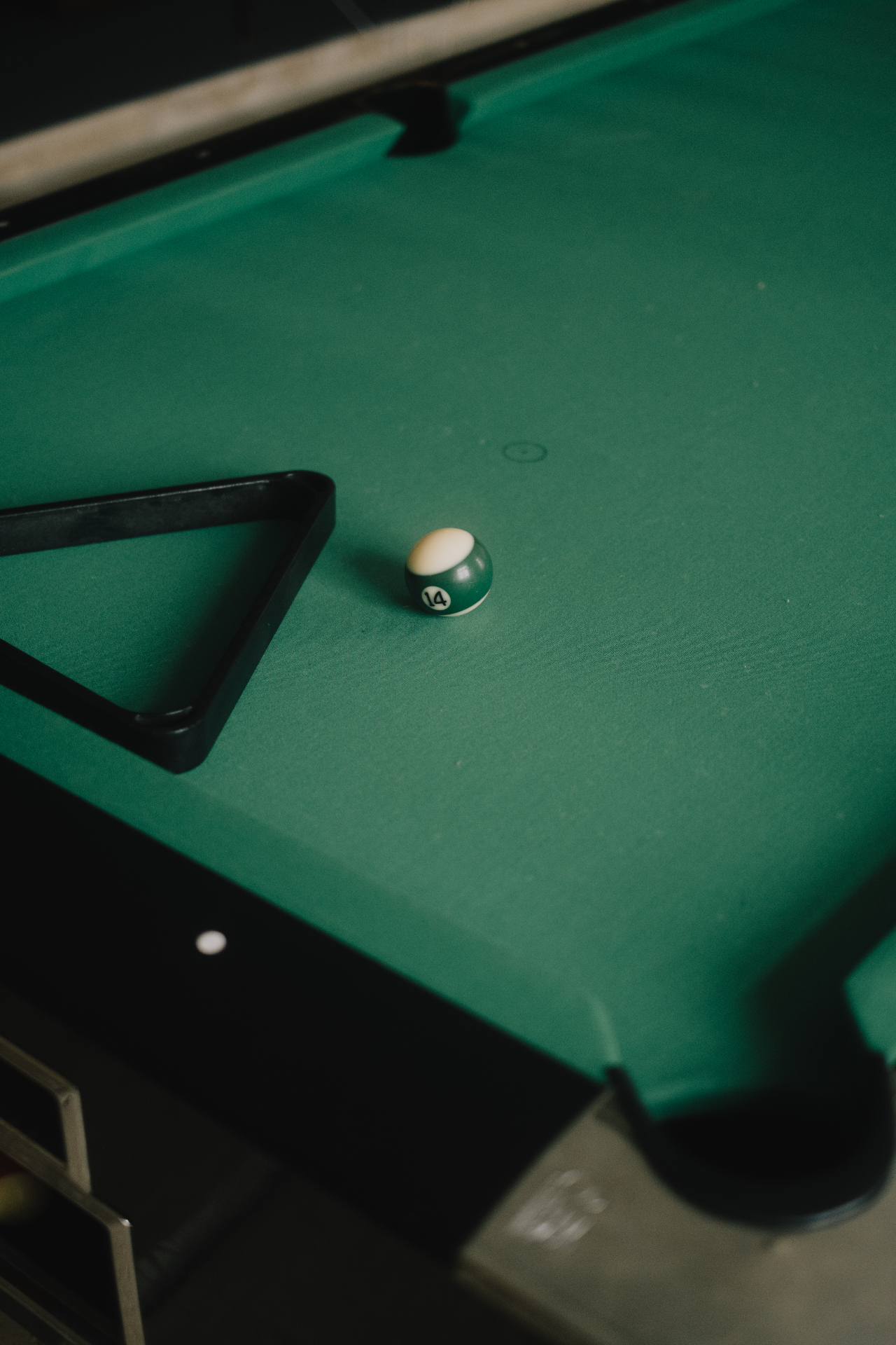 Close-up van de groene biljarttafel
